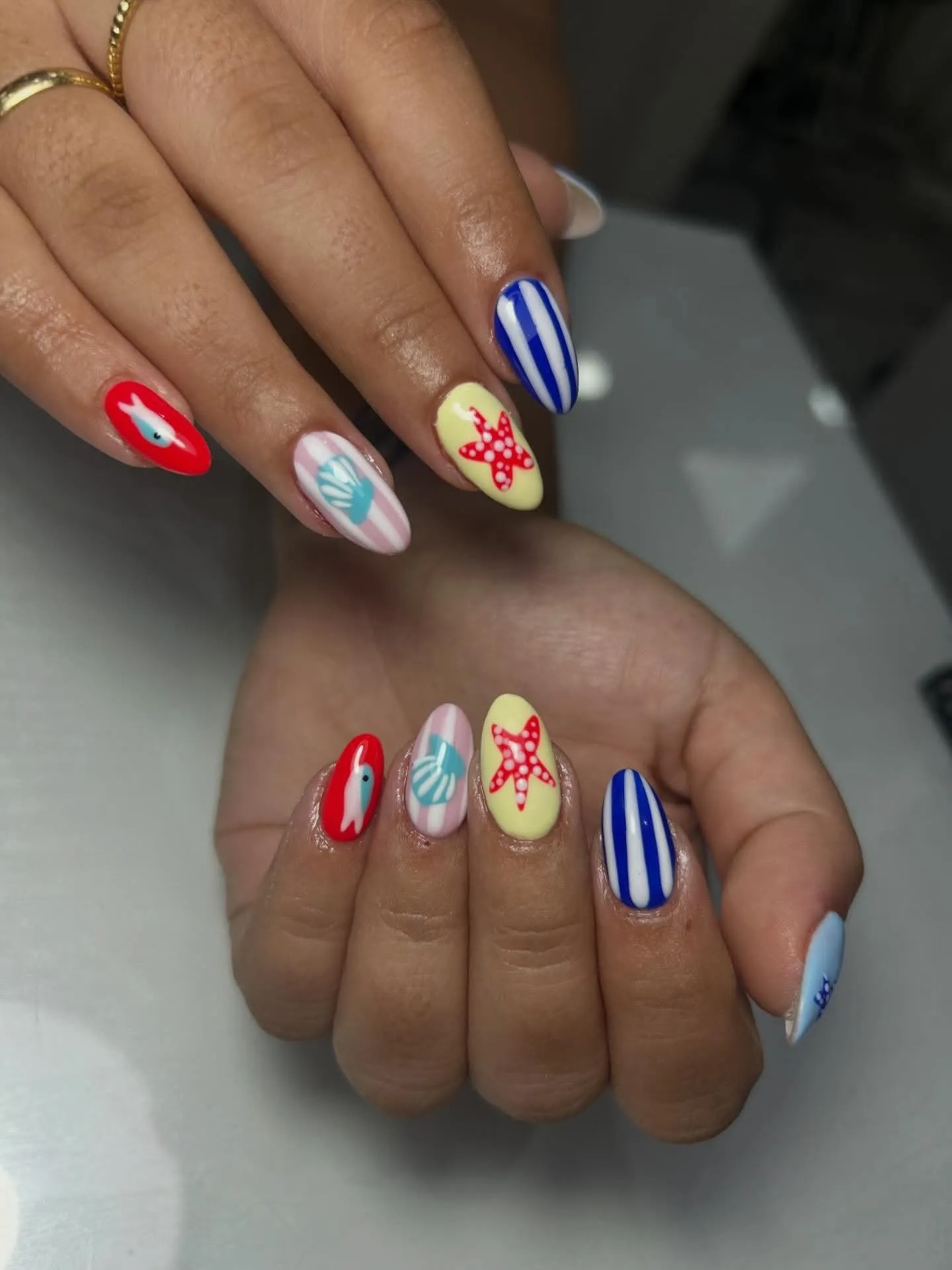 manicura en estetica aloe en cieza 2
